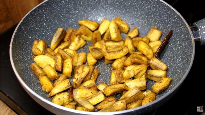 कच्चे केले की सूखी सब्जी | Kachhe Kele Ki Sabzi | Raw Banana Recipe