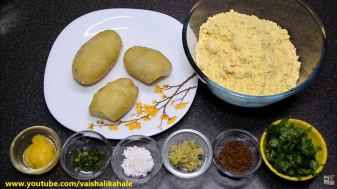 Makki ka Aloo Paratha