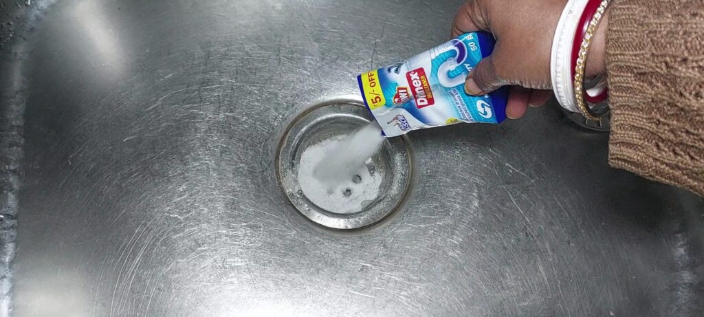 How To Clean Kitchen Sink Pipe