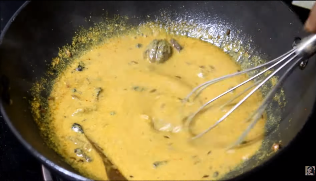 CHICKPEAS IN YOGURT GRAVY