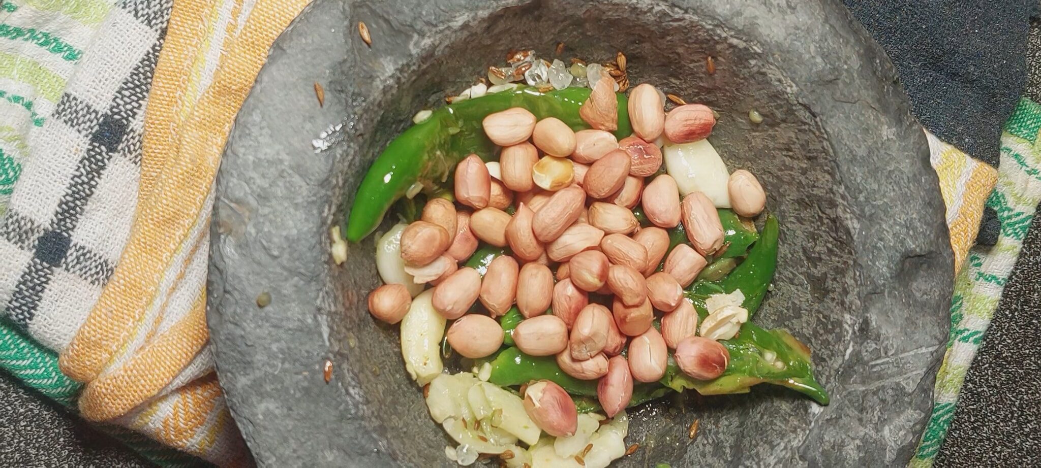 Authentic hari mirchi thecha recipe