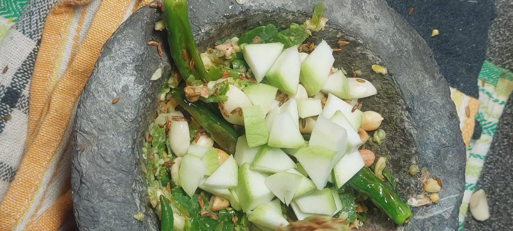 Easy hari mirchi thecha recipe